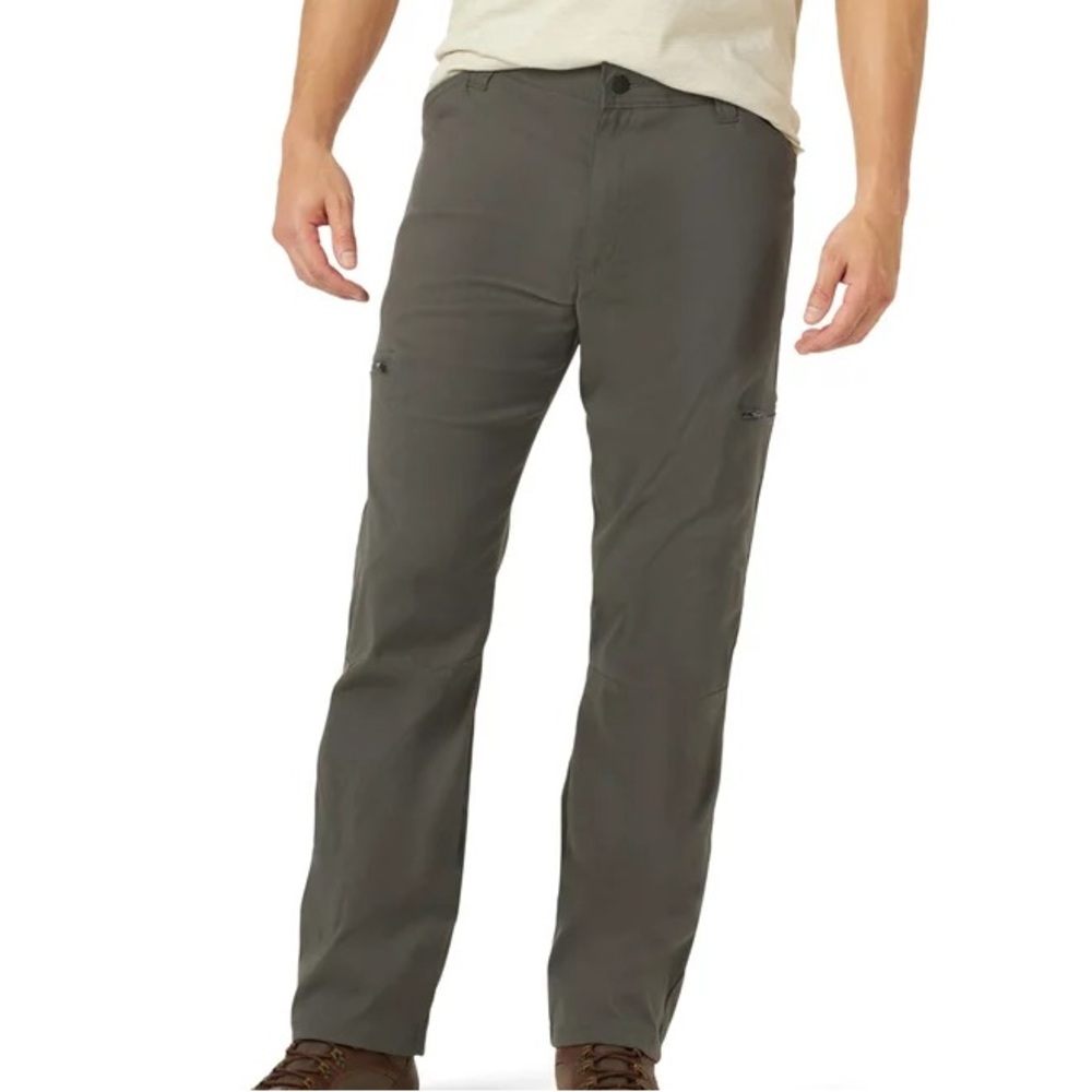 Men's Wrangler flex waist outdoor cargo pants